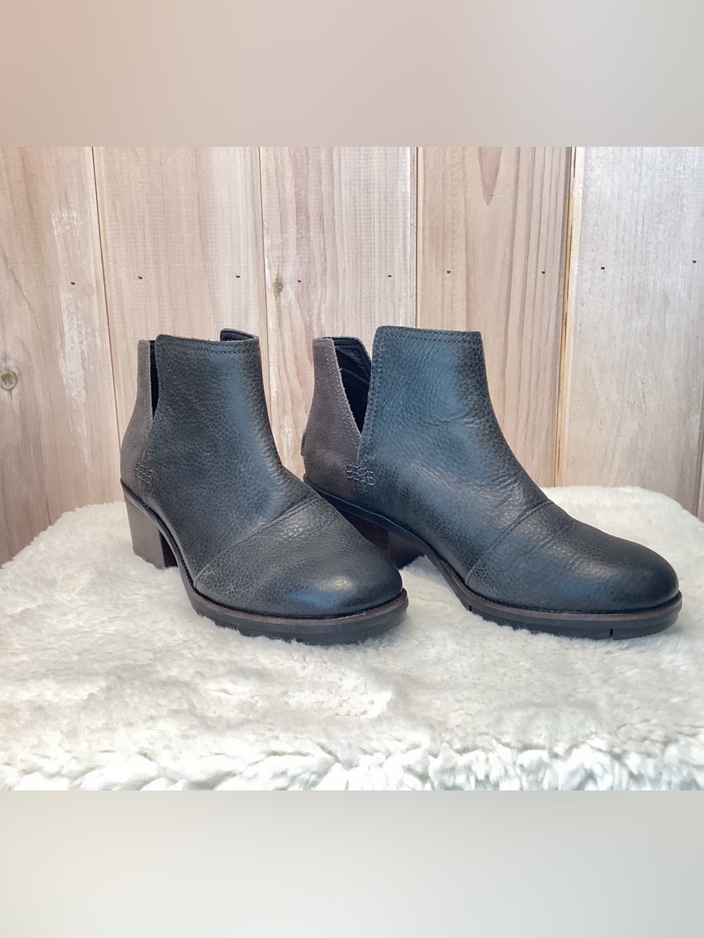 Sorel Cate Cut Out Leather Boot Size 7.5